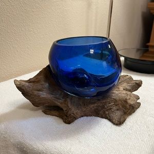 NWOT home decor blown cobalt blue glass bowl on wood piece is 1 of a kind design